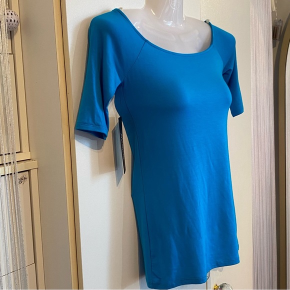Guess by Marciano Blue Short Sleeve Top Size XS NWT - Picture 3 of 15